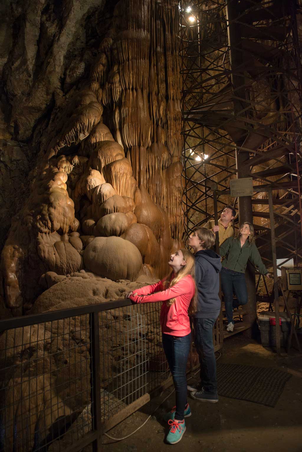 Vallecito: Moaning Cavern walk tour | Menka Belgal