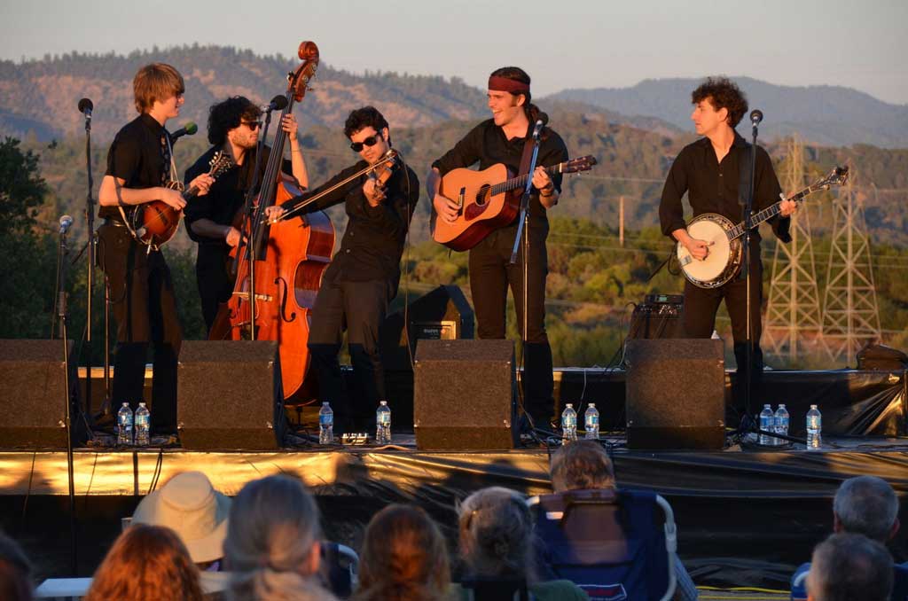 Vallecito: Twisted Folk Concert Series | Robert Lippert