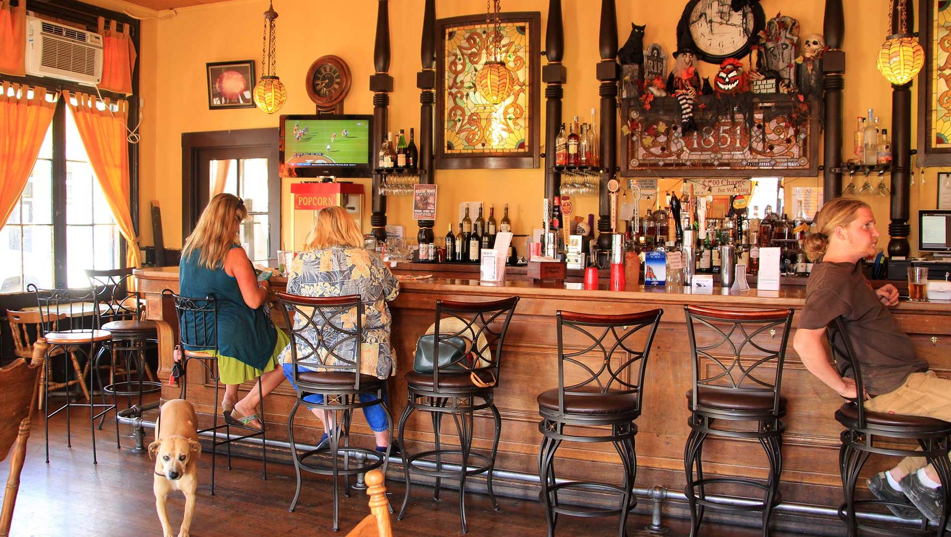 Hotel Leger Restaurant and Saloon | Lisa Boulton