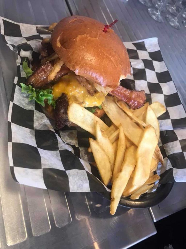Brew'gers, Brew-gers, Brewgers, Valley Springs, Valley Springs restaurant, Valley Springs CA, Burgers, Beer
