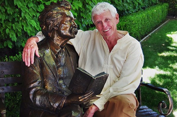 Jim Fletcher with Mark Twain statue, Calaveras County